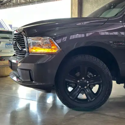 RAM-CLASSIC-5.7 V8 GASOLINA LARAMIE NIGHT EDITION CD 4X4 AUTOMÁTICO RAM-CLASSIC-2022
