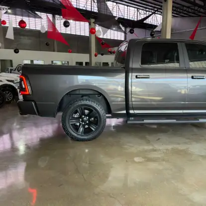 RAM-CLASSIC-5.7 V8 GASOLINA LARAMIE NIGHT EDITION CD 4X4 AUTOMÁTICO RAM-CLASSIC-2022