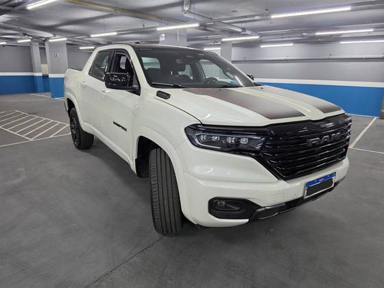 RAM RAMPAGE 2.0 HURRICANE 4 TURBO GASOLINA R/T 4X4 AUTOMÁTICO