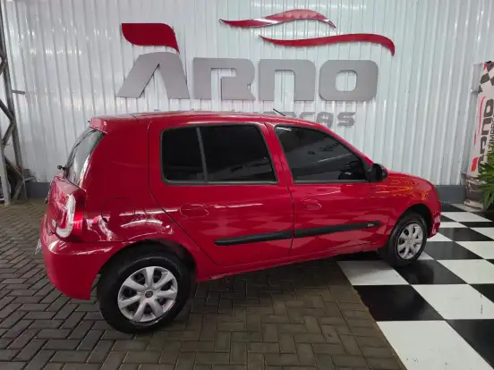 RENAULT-CLIO-2015