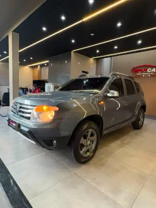 RENAULT DUSTER 2.0 DYNAMIQUE 4X4 16V FLEX 4P MANUAL RENAULT DUSTER 2.0 DYNAMIQUE 4X4 16V FLEX 4P MANUAL