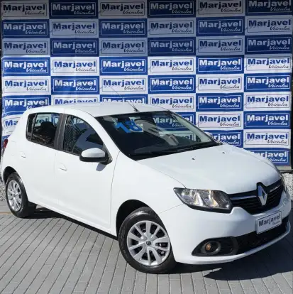 RENAULT-SANDERO-2018