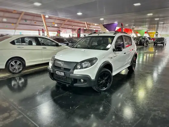 RENAULT SANDERO 1.6 STEPWAY 8V FLEX 4P MANUAL RENAULT SANDERO 1.6 STEPWAY 8V FLEX 4P MANUAL
