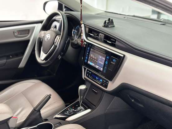 TOYOTA-COROLLA-2017