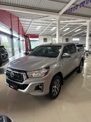 TOYOTA HILUX 2.7 SRV 4X4 CD 16V FLEX 4P AUTOMÁTICO TOYOTA HILUX 2.7 SRV 4X4 CD 16V FLEX 4P AUTOMÁTICO