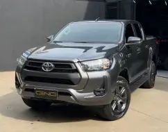 TOYOTA HILUX 2.8 D-4D TURBO DIESEL CD SR 4X4 AUTOMÁTICO TOYOTA HILUX 2.8 D-4D TURBO DIESEL CD SR 4X4 AUTOMÁTICO