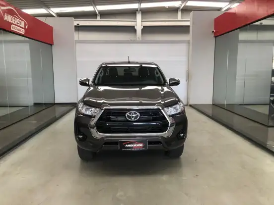 TOYOTA-HILUX-2023