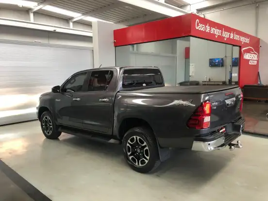 TOYOTA-HILUX-2023