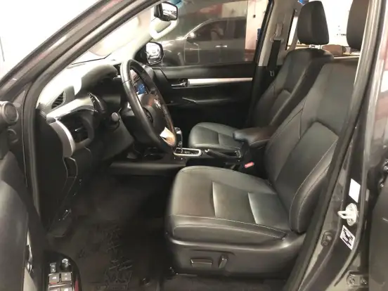 TOYOTA-HILUX-2023