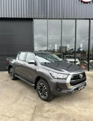 TOYOTA HILUX 2.8 D-4D TURBO DIESEL CD SRV 4X4 AUTOMÁTICO TOYOTA HILUX 2.8 D-4D TURBO DIESEL CD SRV 4X4 AUTOMÁTICO