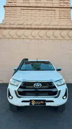 TOYOTA HILUX 2.8 D-4D TURBO DIESEL CD SRV 4X4 AUTOMÁTICO TOYOTA HILUX 2.8 D-4D TURBO DIESEL CD SRV 4X4 AUTOMÁTICO