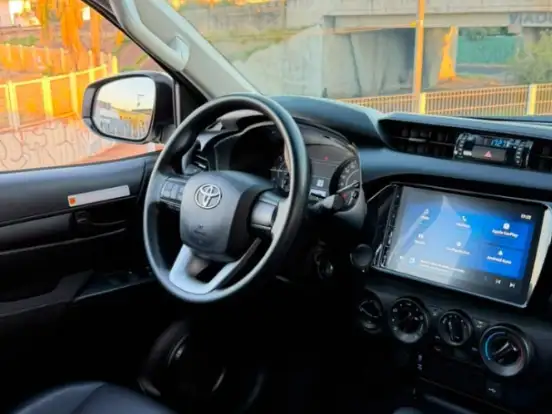TOYOTA-HILUX-2.8 D-4D TURBO DIESEL CD SRV 4X4 AUTOMÁTICO TOYOTA-HILUX-2024