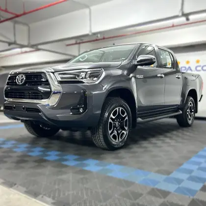 TOYOTA HILUX 2.8 D-4D TURBO DIESEL CD SRV 4X4 AUTOMÁTICO TOYOTA HILUX 2.8 D-4D TURBO DIESEL CD SRV 4X4 AUTOMÁTICO
