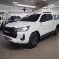 TOYOTA HILUX 2.8 D-4D TURBO DIESEL CD SR 4X4 AUTOMÁTICO TOYOTA HILUX 2.8 D-4D TURBO DIESEL CD SR 4X4 AUTOMÁTICO