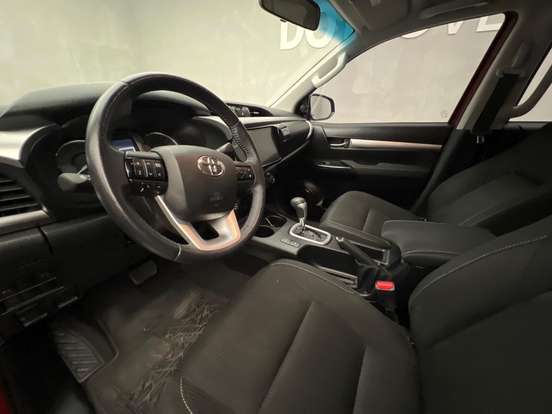 TOYOTA-HILUX-2.8 D-4D TURBO DIESEL CD SR 4X4 AUTOMÁTICO TOYOTA-HILUX-2025