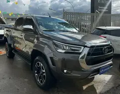 TOYOTA HILUX 2.8 D-4D TURBO DIESEL CD SRX PLUS 4X4 AUTOMÁTICO TOYOTA HILUX 2.8 D-4D TURBO DIESEL CD SRX PLUS 4X4 AUTOMÁTICO