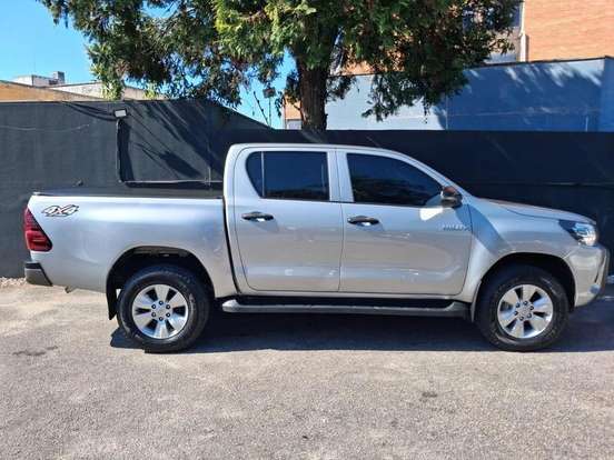 TOYOTA-HILUX-2.8 STD 4X4 CD 16V DIESEL 4P MANUAL TOYOTA-HILUX-2018