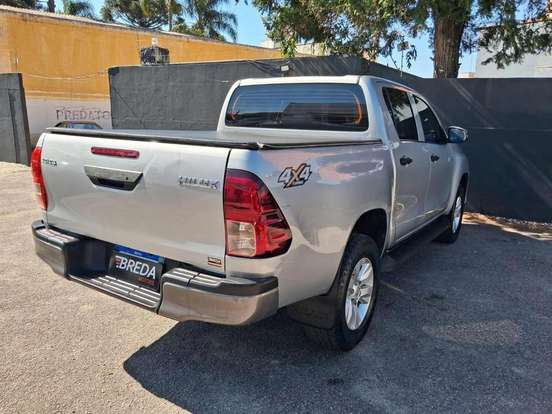 TOYOTA-HILUX-2.8 STD 4X4 CD 16V DIESEL 4P MANUAL TOYOTA-HILUX-2018