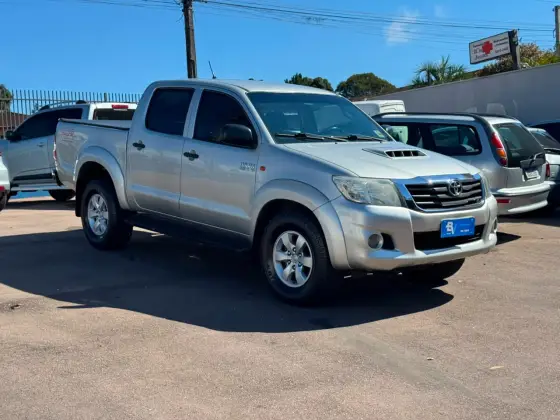 TOYOTA HILUX 3.0 SR 4X4 CD 16V TURBO INTERCOOLER DIESEL 4P MANUAL TOYOTA HILUX 3.0 SR 4X4 CD 16V TURBO INTERCOOLER DIESEL 4P MANUAL