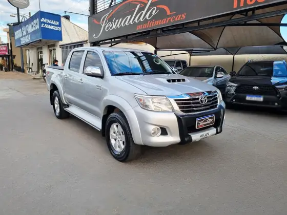 TOYOTA HILUX 3.0 SRV 4X4 CD 16V TURBO INTERCOOLER DIESEL 4P AUTOMÁTICO TOYOTA HILUX 3.0 SRV 4X4 CD 16V TURBO INTERCOOLER DIESEL 4P AUTOMÁTICO