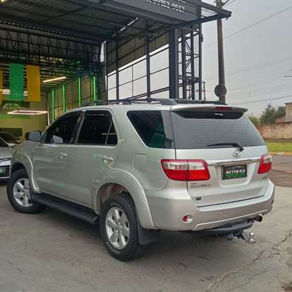 TOYOTA-HILUX-2011