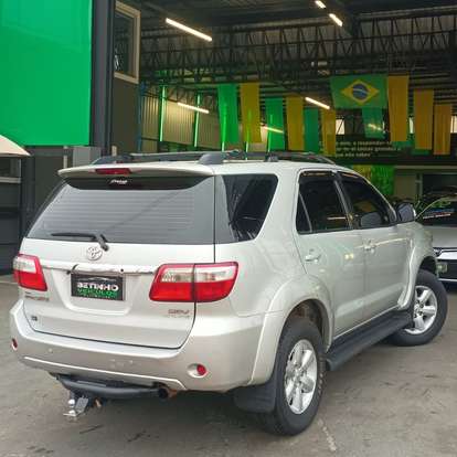 TOYOTA-HILUX-3.0 SRV 4X4 CD 7 LUGARES 16V TURBO INTERCOOLER DIESEL 4P AUTOMÁTICO TOYOTA-HILUX-2011