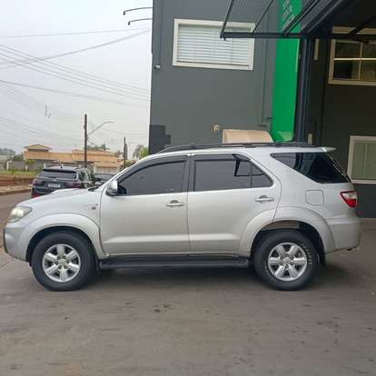 TOYOTA-HILUX-2011