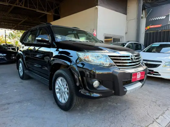 TOYOTA HILUX SW4 2.7 SR 4X2 16V FLEX 4P AUTOMÁTICO TOYOTA HILUX SW4 2.7 SR 4X2 16V FLEX 4P AUTOMÁTICO
