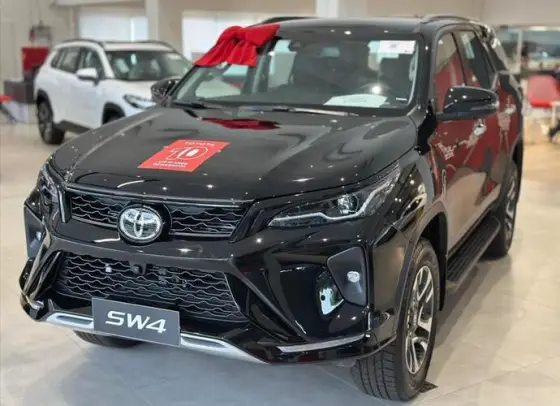 TOYOTA HILUX SW4 2.8 D-4D TURBO DIESEL SRX PLATINUM 4X4 AUTOMÁTICO TOYOTA HILUX SW4 2.8 D-4D TURBO DIESEL SRX PLATINUM 4X4 AUTOMÁTICO