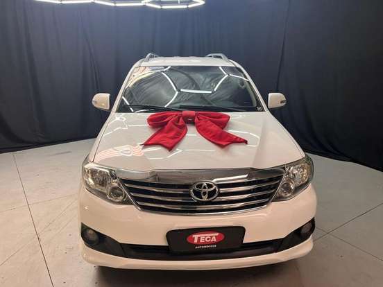 TOYOTA-HILUX SW4-2014