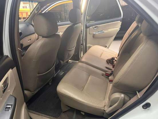 TOYOTA-HILUX SW4-2014