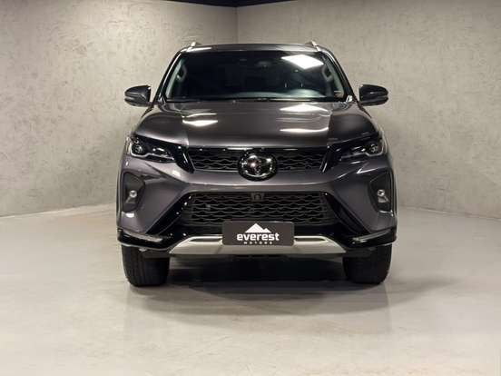 TOYOTA-HILUX SW4-2.8 D-4D TURBO DIESEL SRX PLATINUM 7L 4X4 AUTOMÁTICO TOYOTA-HILUX SW4-2024