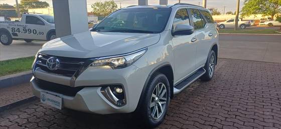 TOYOTA HILUX SW4 2.8 SRX 4X4 16V TURBO INTERCOOLER DIESEL 4P AUTOMÁTICO