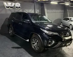 TOYOTA HILUX SW4 2.8 SRX 4X4 7 LUGARES 16V TURBO INTERCOOLER DIESEL 4P AUTOMÁTICO TOYOTA HILUX SW4 2.8 SRX 4X4 7 LUGARES 16V TURBO INTERCOOLER DIESEL 4P AUTOMÁTICO