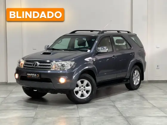 TOYOTA HILUX SW4 3.0 SRV 4X4 7 LUGARES 16V TURBO INTERCOOLER DIESEL 4P AUTOMÁTICO TOYOTA HILUX SW4 3.0 SRV 4X4 7 LUGARES 16V TURBO INTERCOOLER DIESEL 4P AUTOMÁTICO