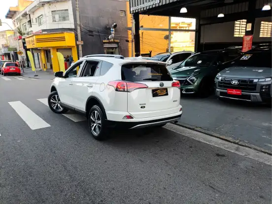 TOYOTA-RAV4-2.0 TOP 4X2 16V GASOLINA 4P AUTOMÁTICO TOYOTA-RAV4-2018