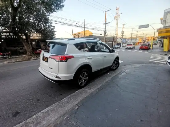 TOYOTA-RAV4-2.0 TOP 4X2 16V GASOLINA 4P AUTOMÁTICO TOYOTA-RAV4-2018