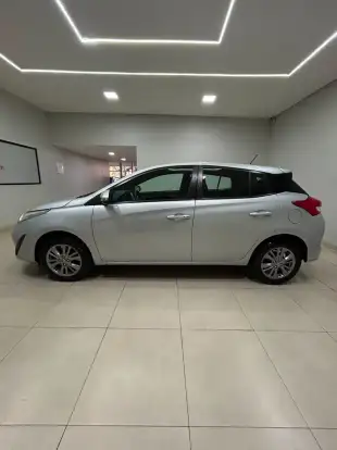 TOYOTA-YARIS-2019