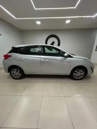 TOYOTA-YARIS-2019