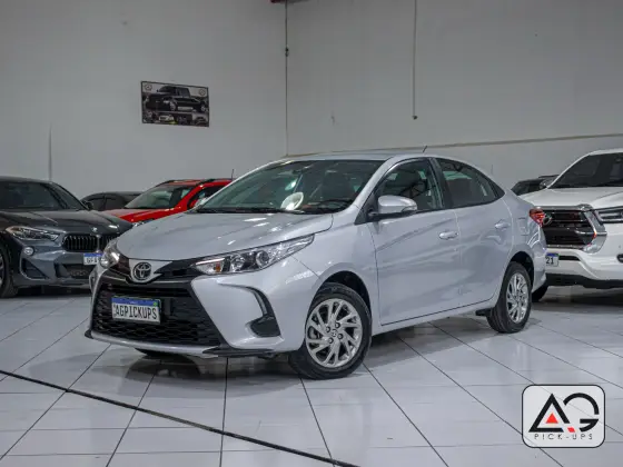TOYOTA YARIS 1.5 16V FLEX SEDAN XS CONNECT MULTIDRIVE TOYOTA YARIS 1.5 16V FLEX SEDAN XS CONNECT MULTIDRIVE