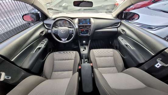 TOYOTA-YARIS-2024