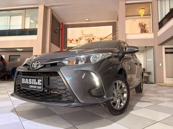 TOYOTA-YARIS-2023