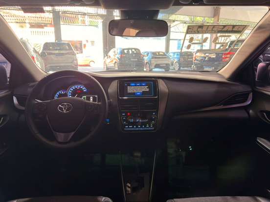 TOYOTA-YARIS-2023