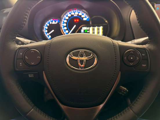 TOYOTA-YARIS-2023