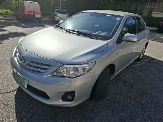 TOYOTA-COROLLA-2011