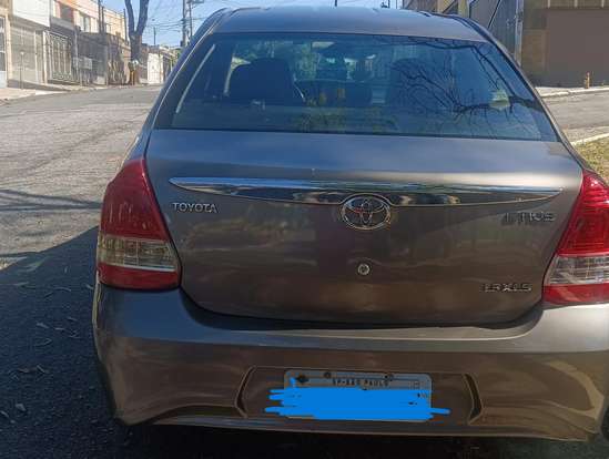 TOYOTA-ETIOS-2018