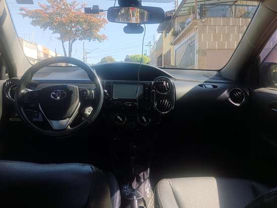 TOYOTA-ETIOS-2018