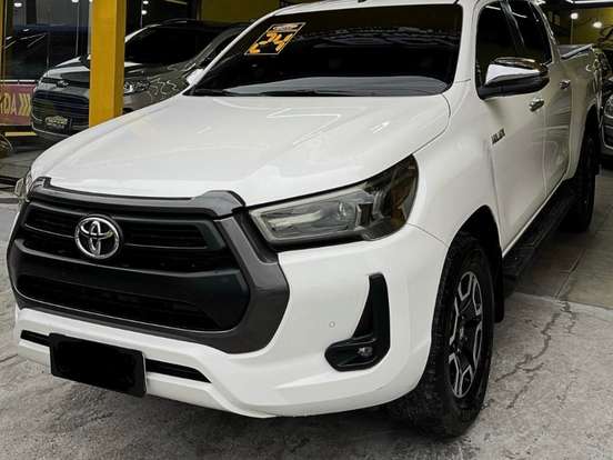 TOYOTA-HILUX-2.8 D-4D TURBO DIESEL CD SR 4X4 AUTOMÁTICO TOYOTA-HILUX-2024