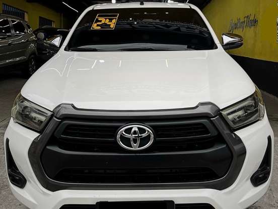 TOYOTA-HILUX-2.8 D-4D TURBO DIESEL CD SR 4X4 AUTOMÁTICO TOYOTA-HILUX-2024