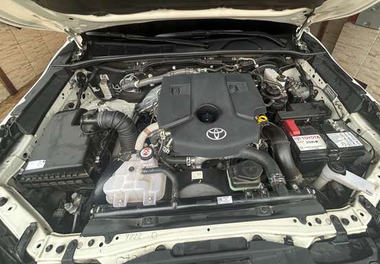 TOYOTA-HILUX-2024